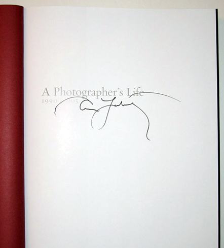 Signature of Annie Leibovitz
